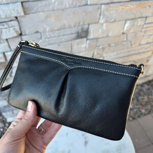 Dooney & Bourke Vintage Black Leather Wristlet